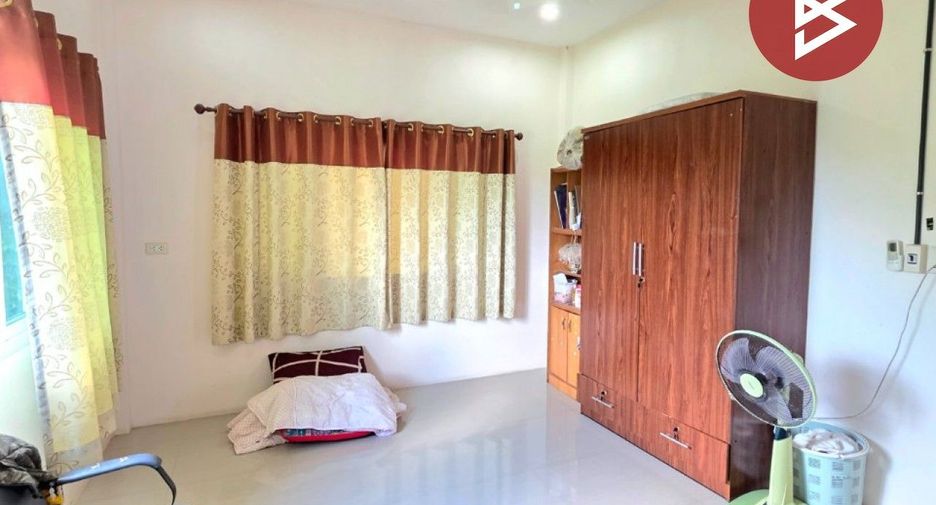 For sale 3 bedrooms house in Yang Talat, Kalasin