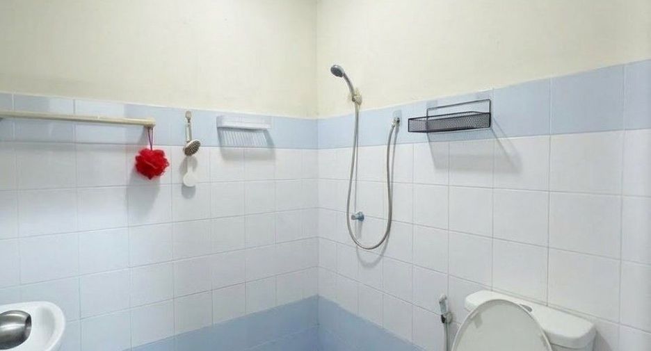 Продажа 2 спальни таунхаус в Лат Крабанг, Бангкок