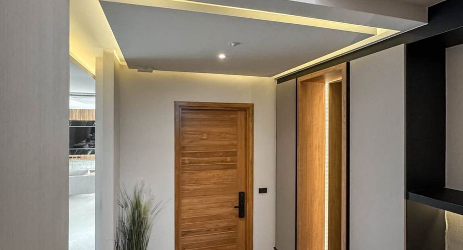 For rent 4 bedrooms villa in Bang Lamung, Chonburi
