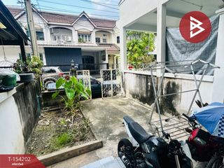 Casa adosada en venta de 2 habitaciones en Bang Kapi, Bangkok