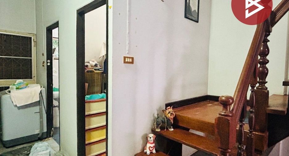 Casa adosada en venta de 2 habitaciones en Bang Kapi, Bangkok