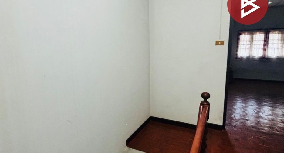 Casa adosada en venta de 2 habitaciones en Bang Kapi, Bangkok