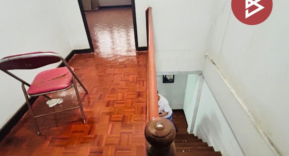 Casa adosada en venta de 2 habitaciones en Bang Kapi, Bangkok