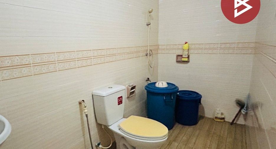 Casa adosada en venta de 2 habitaciones en Bang Kapi, Bangkok
