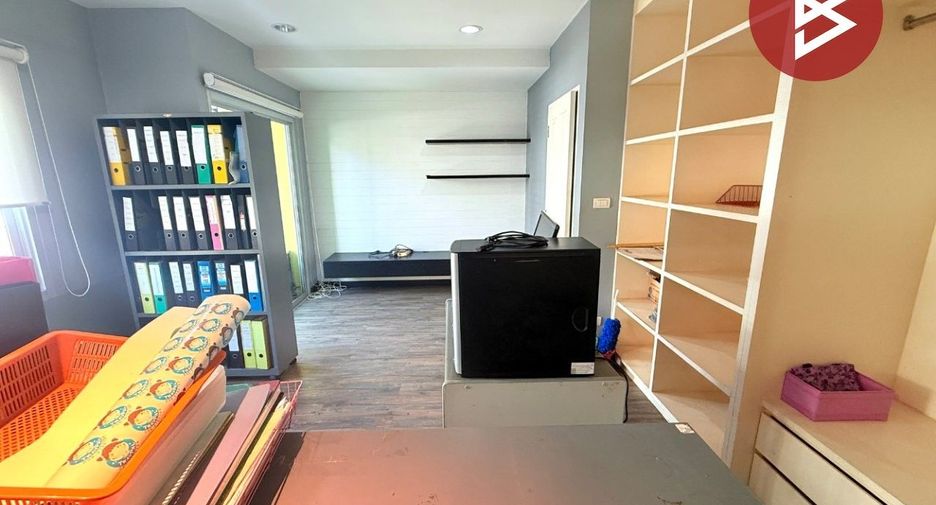 Casa adosada en venta de 2 habitaciones en Lat Krabang, Bangkok