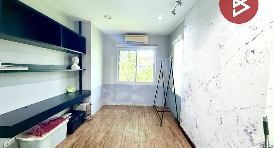 Casa adosada en venta de 2 habitaciones en Lat Krabang, Bangkok