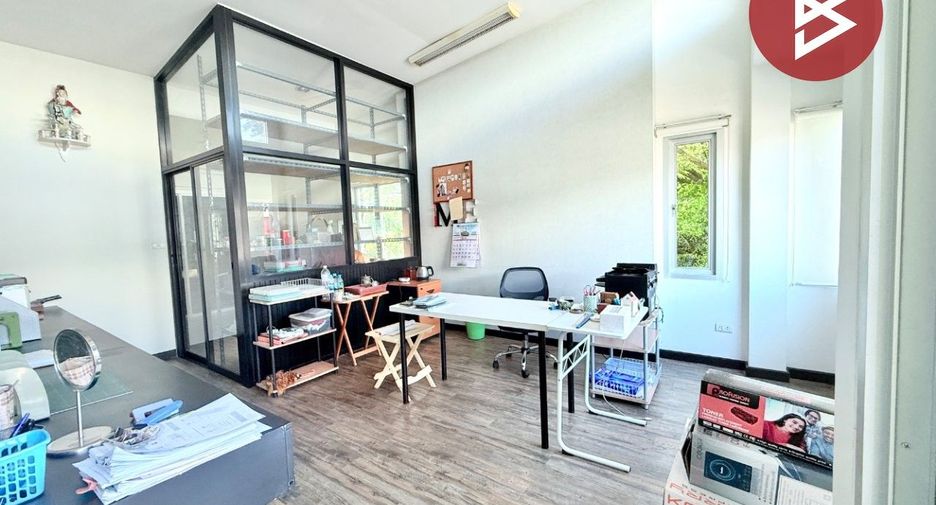 Casa adosada en venta de 2 habitaciones en Lat Krabang, Bangkok