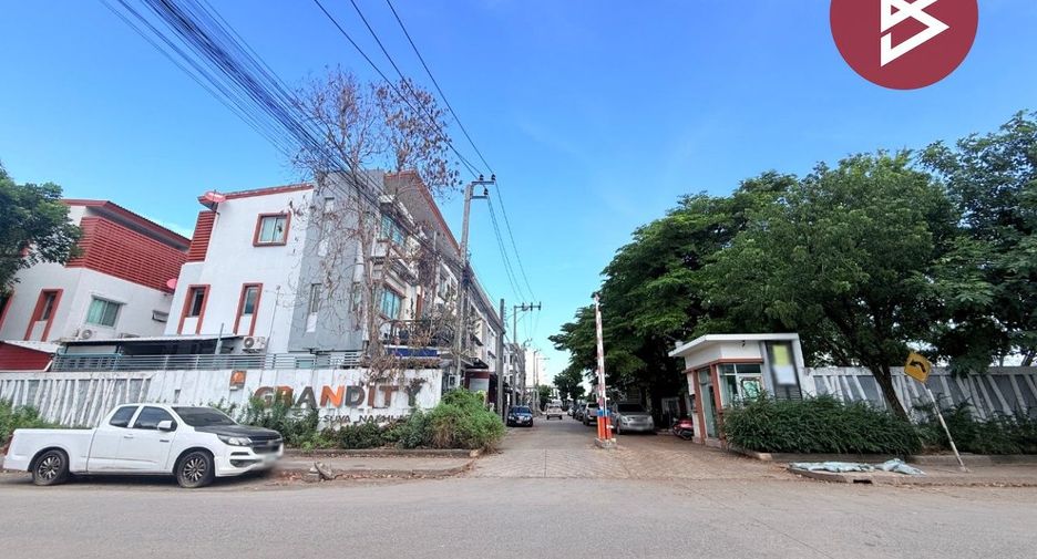 Casa adosada en venta de 2 habitaciones en Lat Krabang, Bangkok