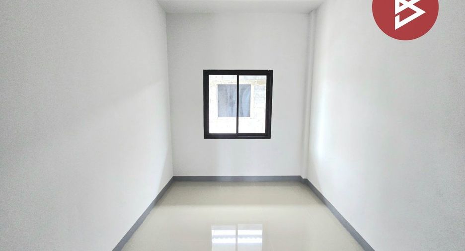 Casa adosada en venta de 3 habitaciones en Mueang Nakhon Pathom, Nakhon Pathom