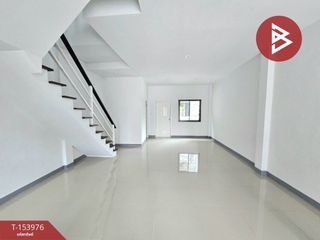 Casa adosada en venta de 3 habitaciones en Mueang Nakhon Pathom, Nakhon Pathom