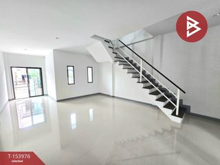 Casa adosada en venta de 3 habitaciones en Mueang Nakhon Pathom, Nakhon Pathom