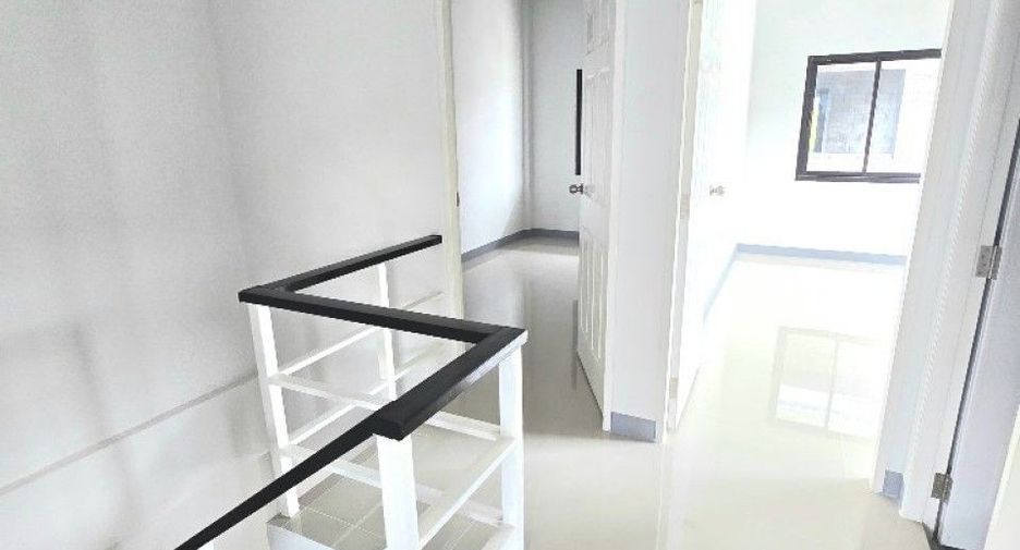 Casa adosada en venta de 3 habitaciones en Mueang Nakhon Pathom, Nakhon Pathom