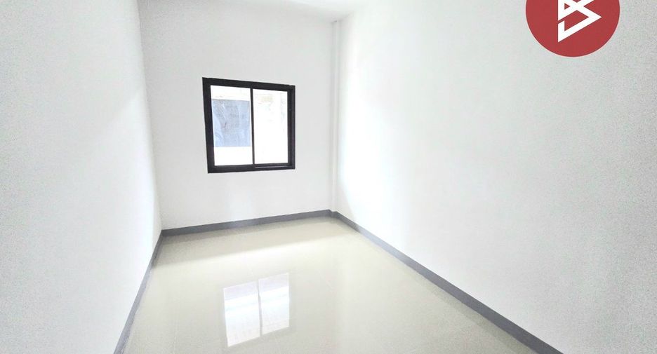 Casa adosada en venta de 3 habitaciones en Mueang Nakhon Pathom, Nakhon Pathom