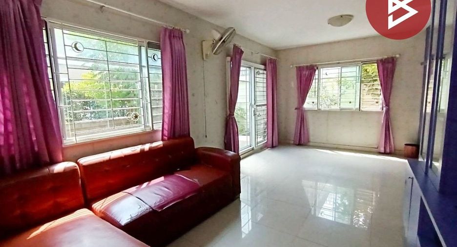 出售 2 卧室 独立屋 在 Phanat Nikhom, Chon Buri