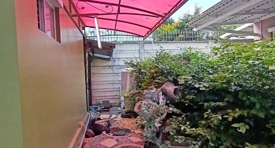 出售 2 卧室 独立屋 在 Phanat Nikhom, Chon Buri