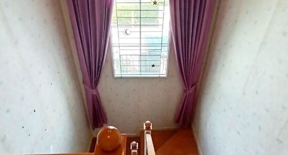 出售 2 卧室 独立屋 在 Phanat Nikhom, Chon Buri