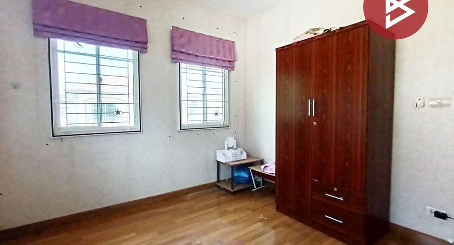 出售 2 卧室 独立屋 在 Phanat Nikhom, Chon Buri