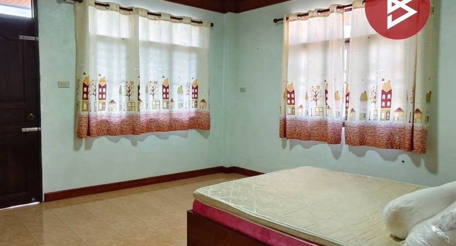 For sale 5 bedrooms house in Lan Saka, Nakhon Si Thammarat