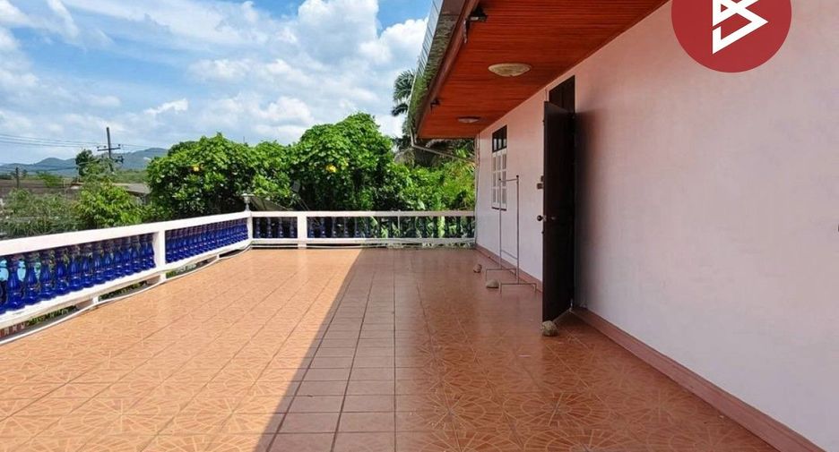 For sale 5 bedrooms house in Lan Saka, Nakhon Si Thammarat