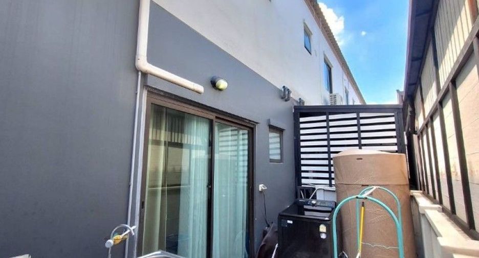 Casa adosada en venta de 3 habitaciones en Bang Yai, Nonthaburi
