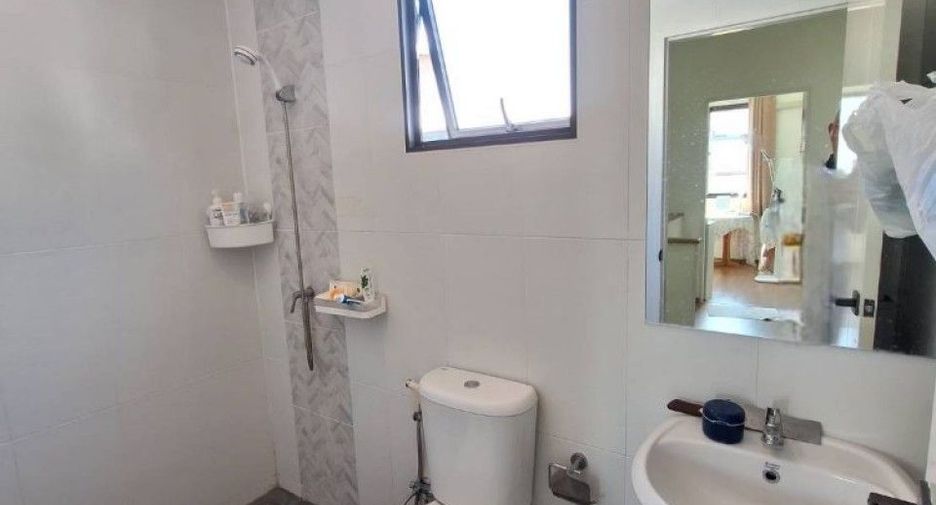 Casa adosada en venta de 3 habitaciones en Bang Yai, Nonthaburi