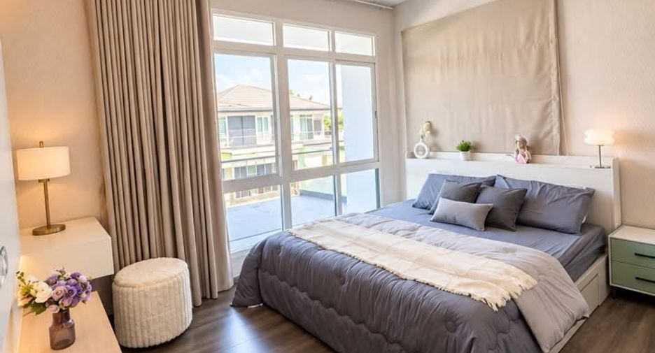 For rent 4 bedrooms house in Mueang Chiang Mai, Chiang Mai