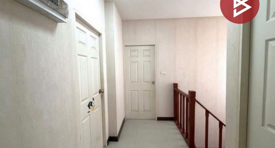 For rent and for sale 4 bedrooms house in Lam Luk Ka, Pathum Thani