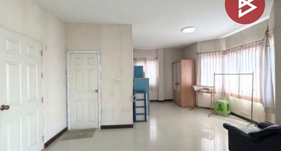 For rent and for sale 4 bedrooms house in Lam Luk Ka, Pathum Thani