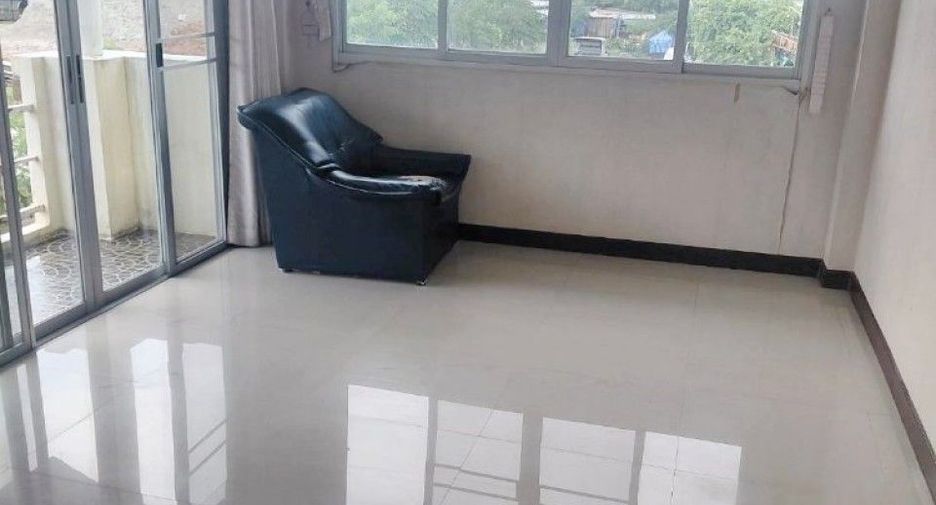 For rent and for sale 4 bedrooms house in Lam Luk Ka, Pathum Thani