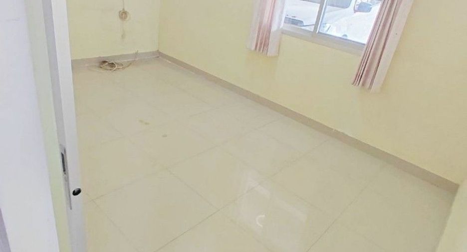 For rent and for sale 4 bedrooms house in Lam Luk Ka, Pathum Thani