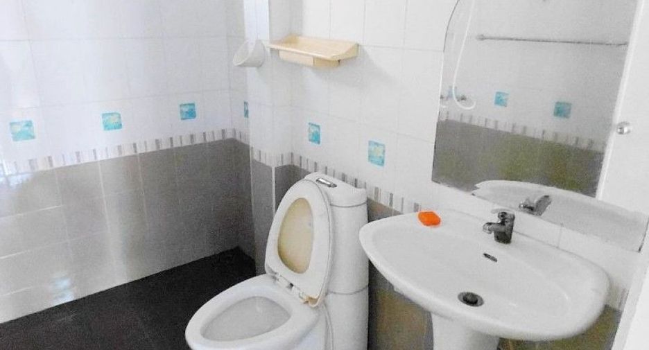 For rent and for sale 4 bedrooms house in Lam Luk Ka, Pathum Thani