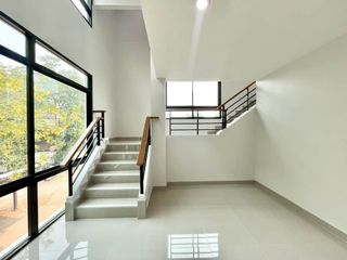 For rent 2 bedrooms office in Mueang Chiang Mai, Chiang Mai