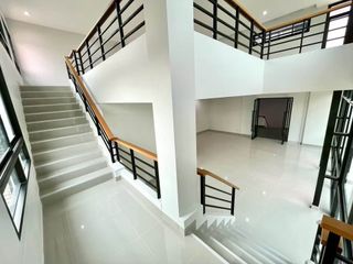 For rent 2 bedrooms office in Mueang Chiang Mai, Chiang Mai