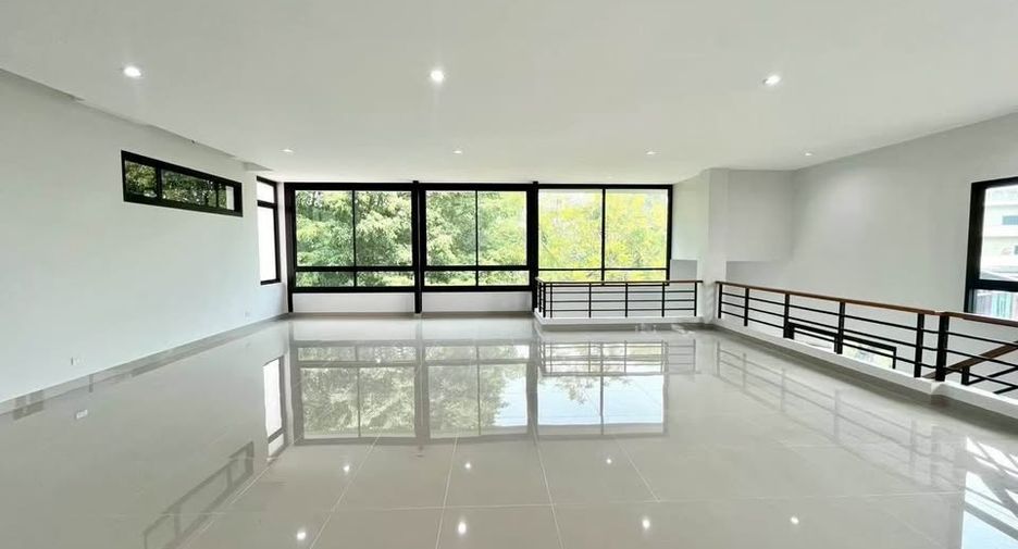 For rent 2 bedrooms office in Mueang Chiang Mai, Chiang Mai