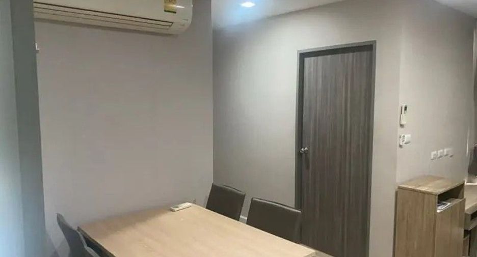 For sale 2 bedrooms condo in Huai Khwang, Bangkok