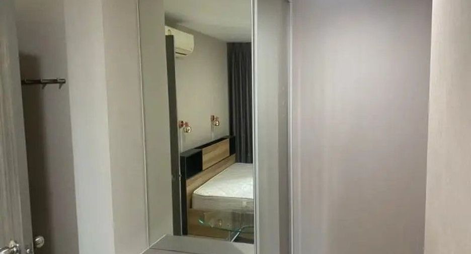 For sale 2 bedrooms condo in Huai Khwang, Bangkok