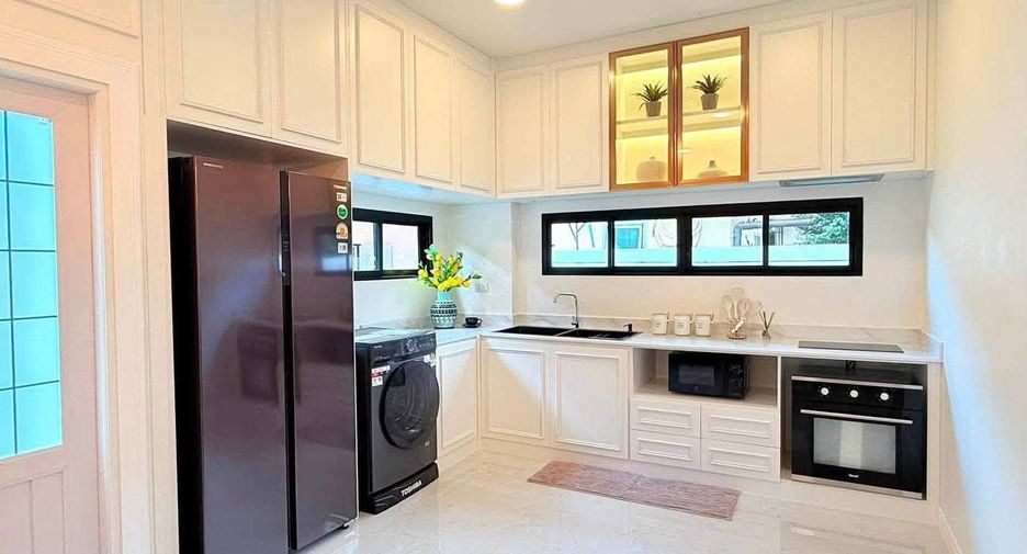 À vendre 4 chambres villa à Bang Lamung, Chonburi