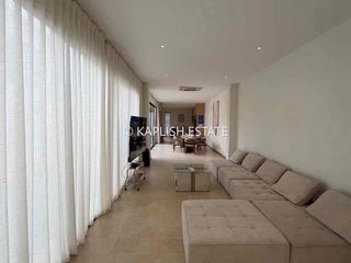Villa en alquiler de 5 habitaciones en Bang Lamung, Chonburi