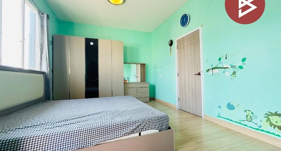 Casa adosada en venta de 4 habitaciones en Thung Khru, Bangkok