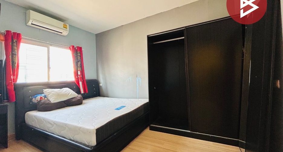 Casa adosada en venta de 4 habitaciones en Thung Khru, Bangkok