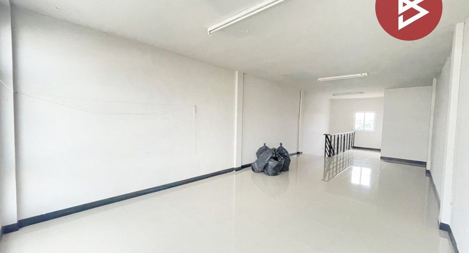 出售 4 卧室 商业空间 在 Sam Phran, Nakhon Pathom