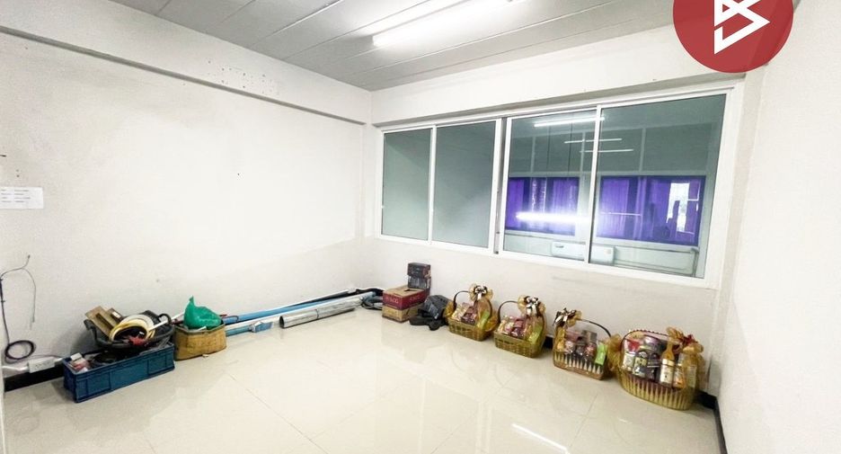 出售 4 卧室 商业空间 在 Sam Phran, Nakhon Pathom