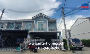 Casa adosada en venta de 4 habitaciones en Mueang Pathum Thani, Pathum Thani