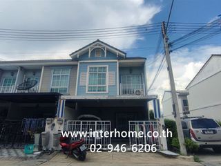 Casa adosada en venta de 4 habitaciones en Mueang Pathum Thani, Pathum Thani