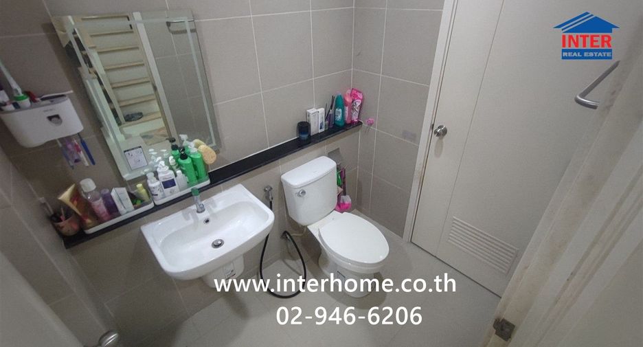 Casa adosada en venta de 4 habitaciones en Mueang Pathum Thani, Pathum Thani