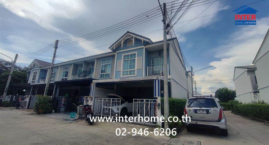 Casa adosada en venta de 4 habitaciones en Mueang Pathum Thani, Pathum Thani
