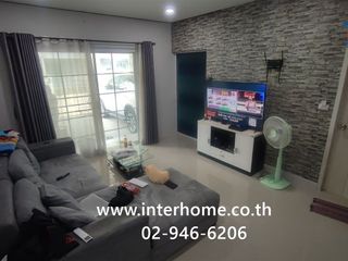 Casa adosada en venta de 4 habitaciones en Mueang Pathum Thani, Pathum Thani