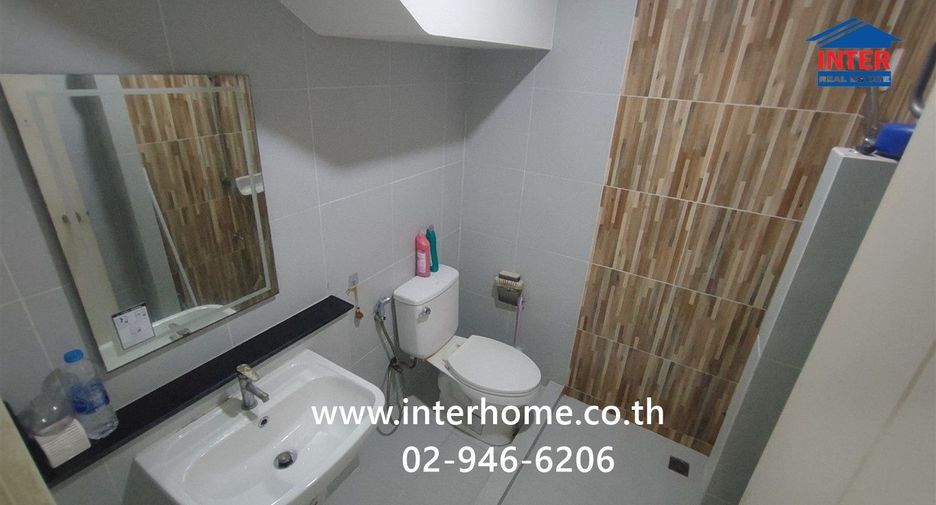 Casa adosada en venta de 4 habitaciones en Mueang Pathum Thani, Pathum Thani