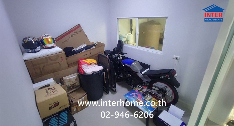 Casa adosada en venta de 4 habitaciones en Mueang Pathum Thani, Pathum Thani