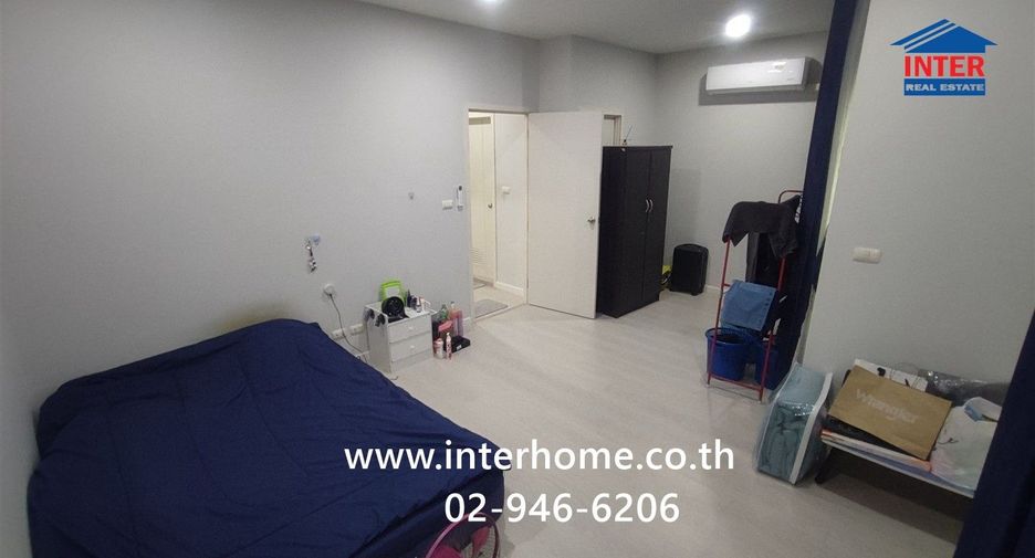 Casa adosada en venta de 4 habitaciones en Mueang Pathum Thani, Pathum Thani